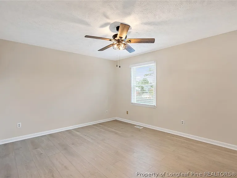 1931 Daphne Cir — Photo 28