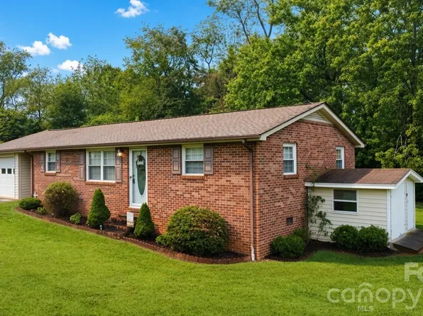 129 Automotive Ln, Hickory, NC 28601