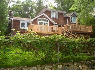 13 Birch Rd, Bloomingdale, NJ 07403