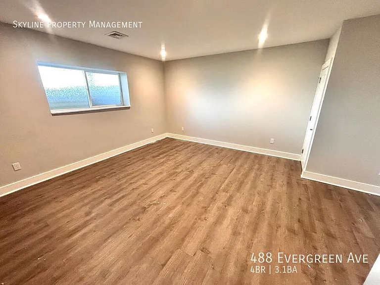 488 Evergreen Ave — Photo 14