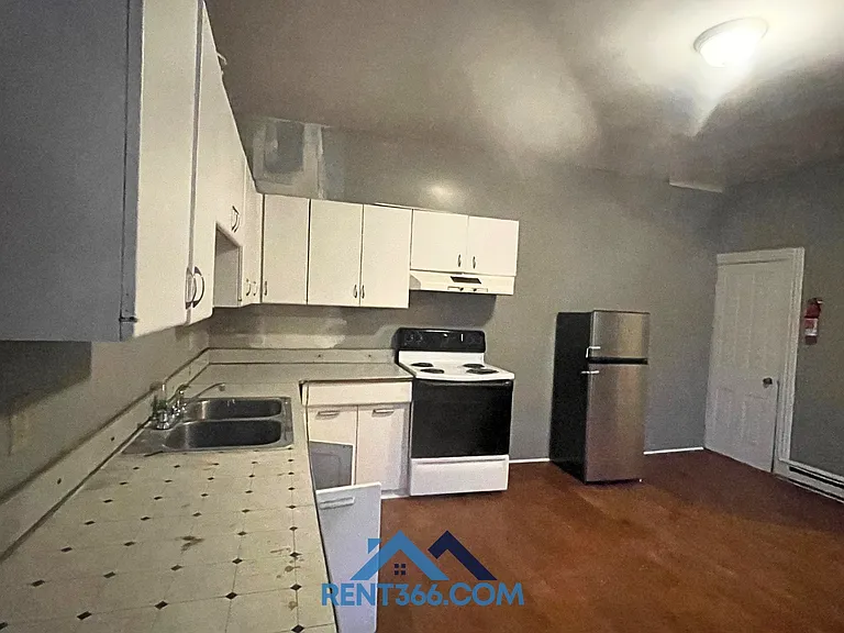101 N George St #1 — Photo 15