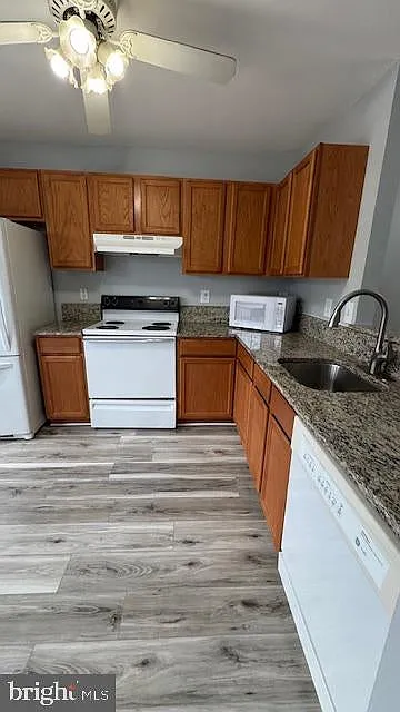 2 bed, 1.5 bath, 918 sqft, $2,649 — Photo 4