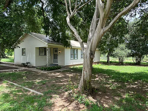4764 W US Highway 79 Photo 1