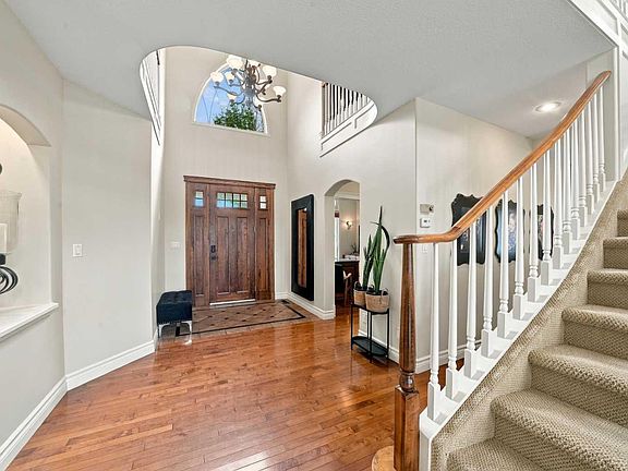 2nd image of 54 Allard Cres