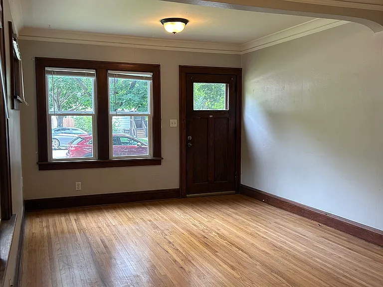 992 Randolph Ave — Photo 5