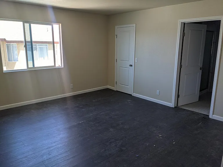 1609 N Erwin St #A-B — Photo 23