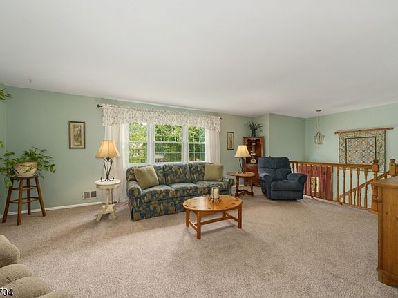 5th image of 23 Wexford Ct