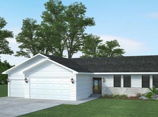 617 E Maple Bch, Edgerton, WI 53534