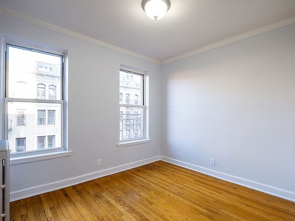 4th image of 348 W 45th St APT 5B