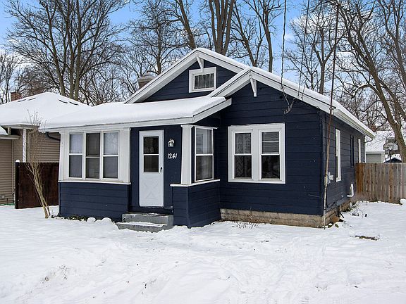 3rd image of 1241 Baker Dr