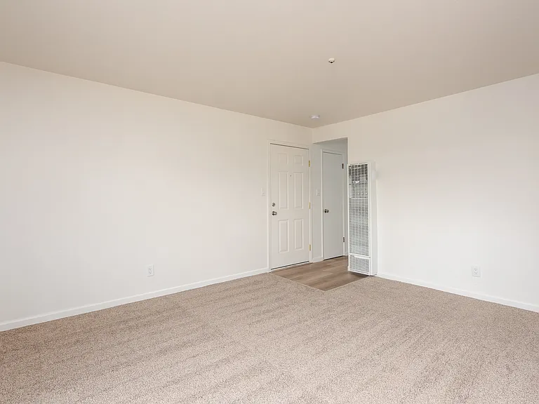 Los Robles Apartments — Photo 9
