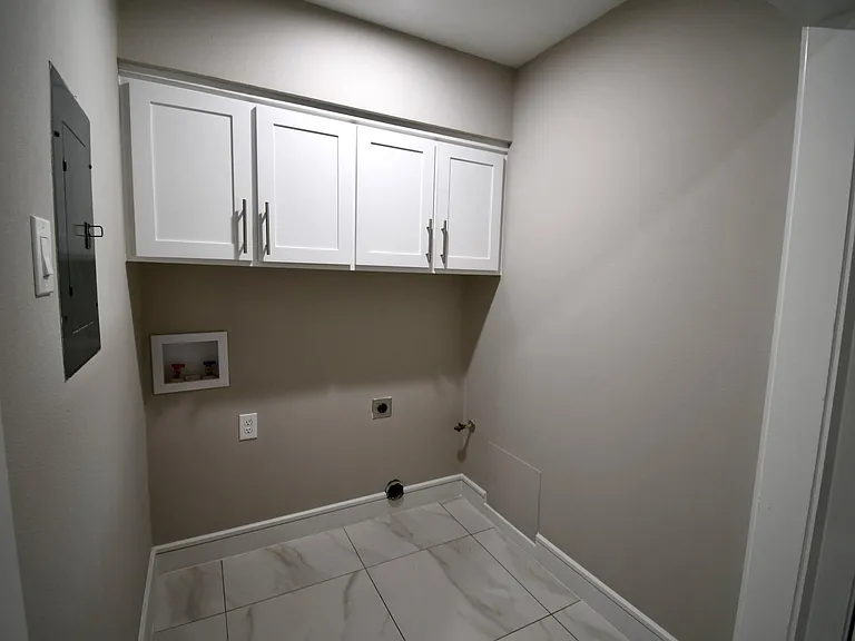 2705 Twin Post Ct — Photo 16