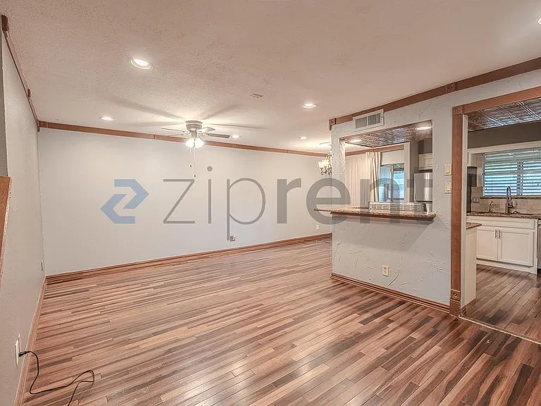 14515 Wunderlich Dr #403 — Photo 5
