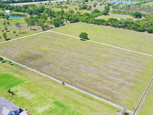 7325 6th St SW, Vero Beach, FL 32968