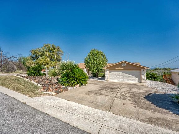 3rd image of 302 Hillview Dr