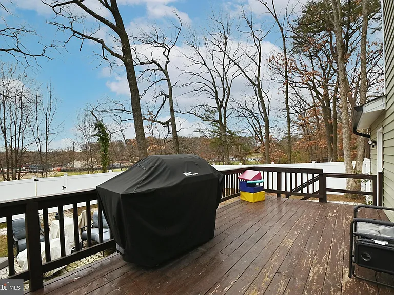 6431 Forest Rd — Photo 37