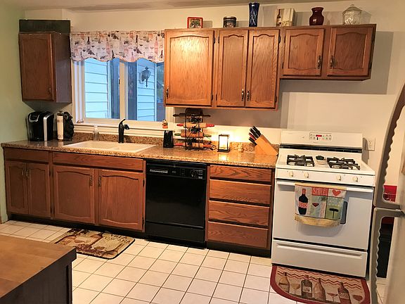 Kitchen with gas range