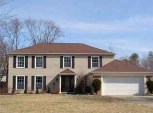17106 Hunting Meadows Dr, Strongsville, OH