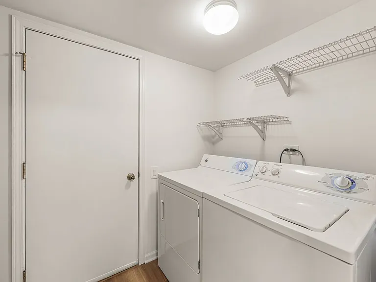 182 Half Moon Cir — Photo 10