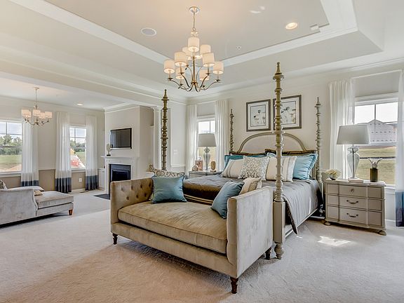 Luxurious owner's suite