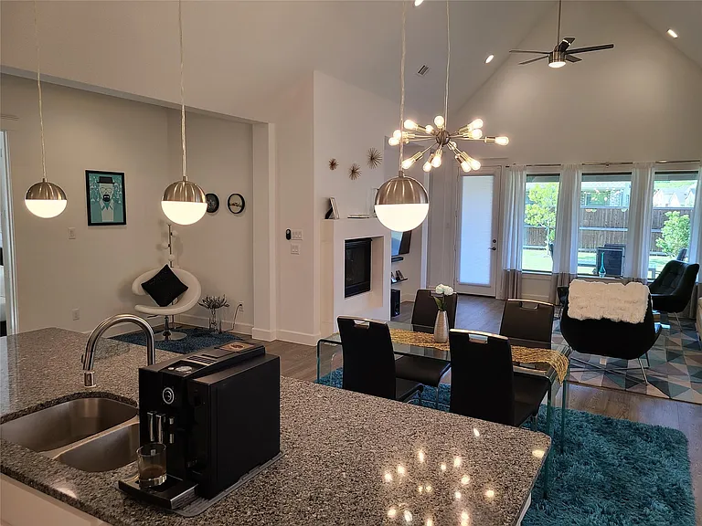 6708 Bermuda Ave — Photo 2
