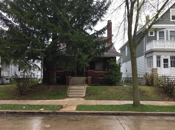 2060 S 29th St, Milwaukee, WI 53215