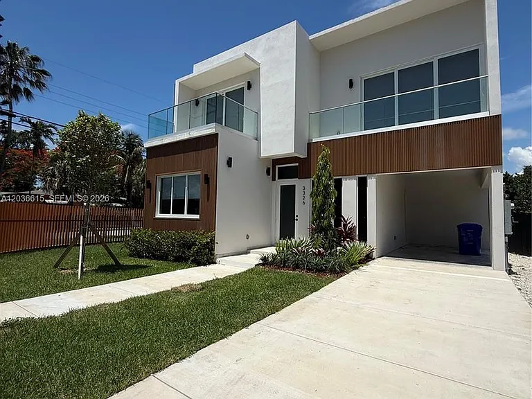 3326 Elizabeth St — Photo 2