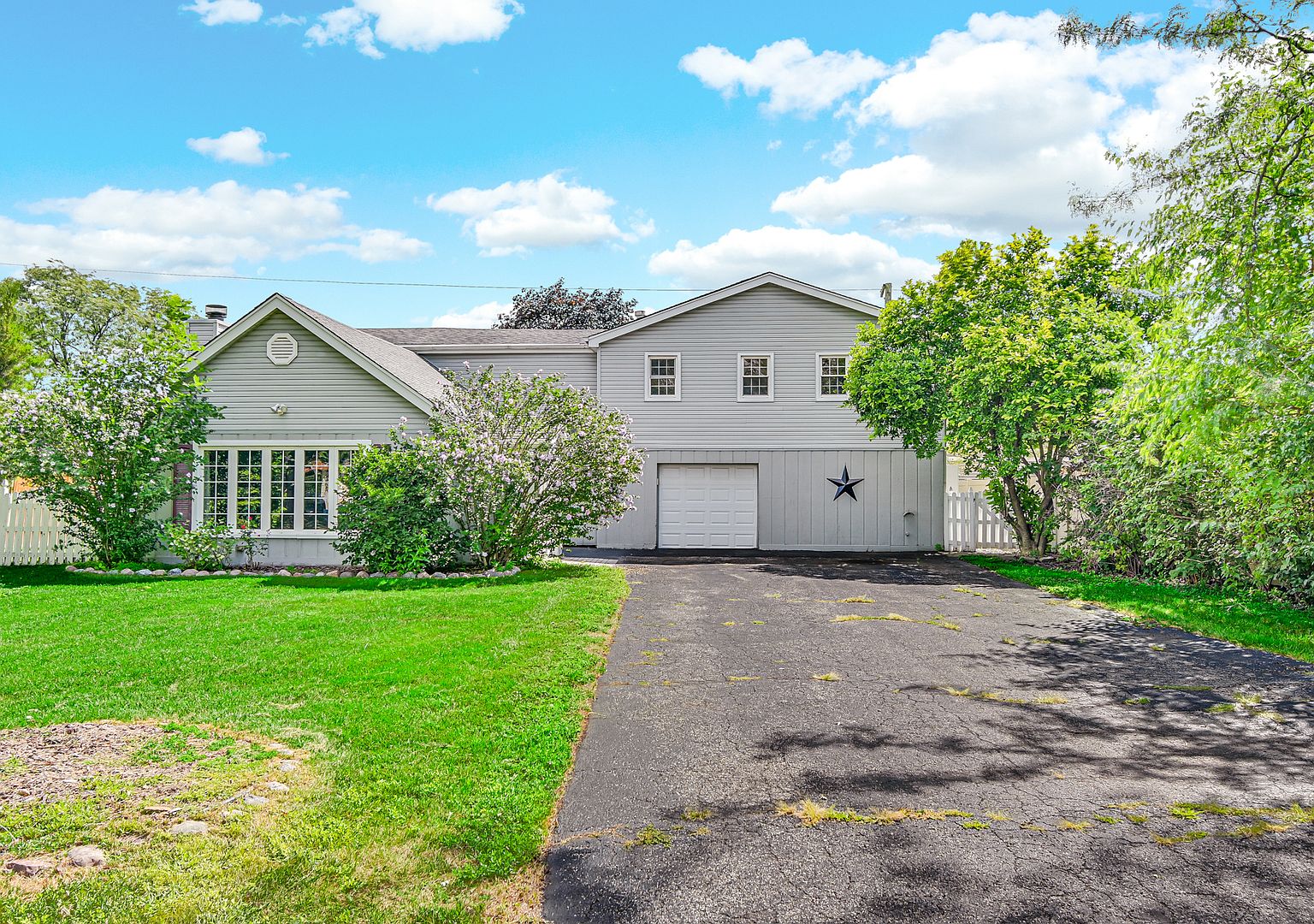 10409 S 83rd Ave, Palos Hills, IL 60465 | MLS #12450973 | Zillow