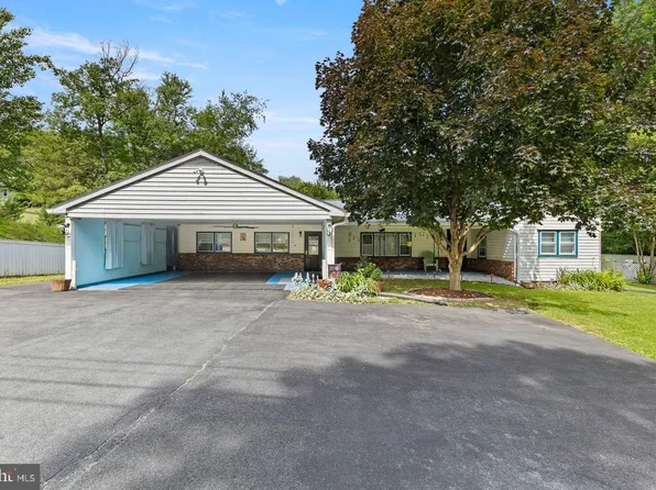 83 Hostler Rd, Harpers Ferry, WV 25425