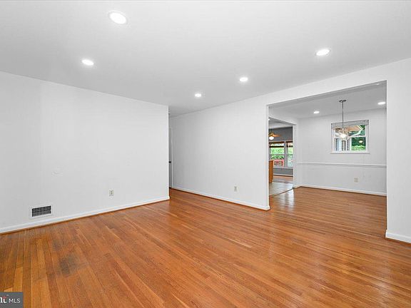 5th image of 11110 Rock Rd