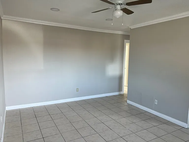 408 Devener St — Photo 4