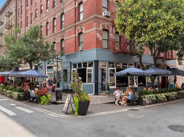 334 Grand Street image 23 of 24