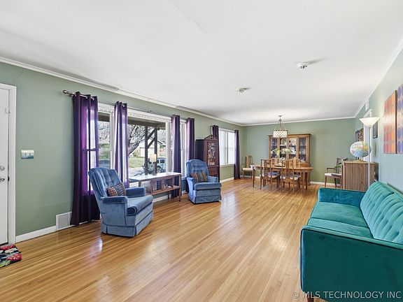 4th image of 3931 S Oswego Ave