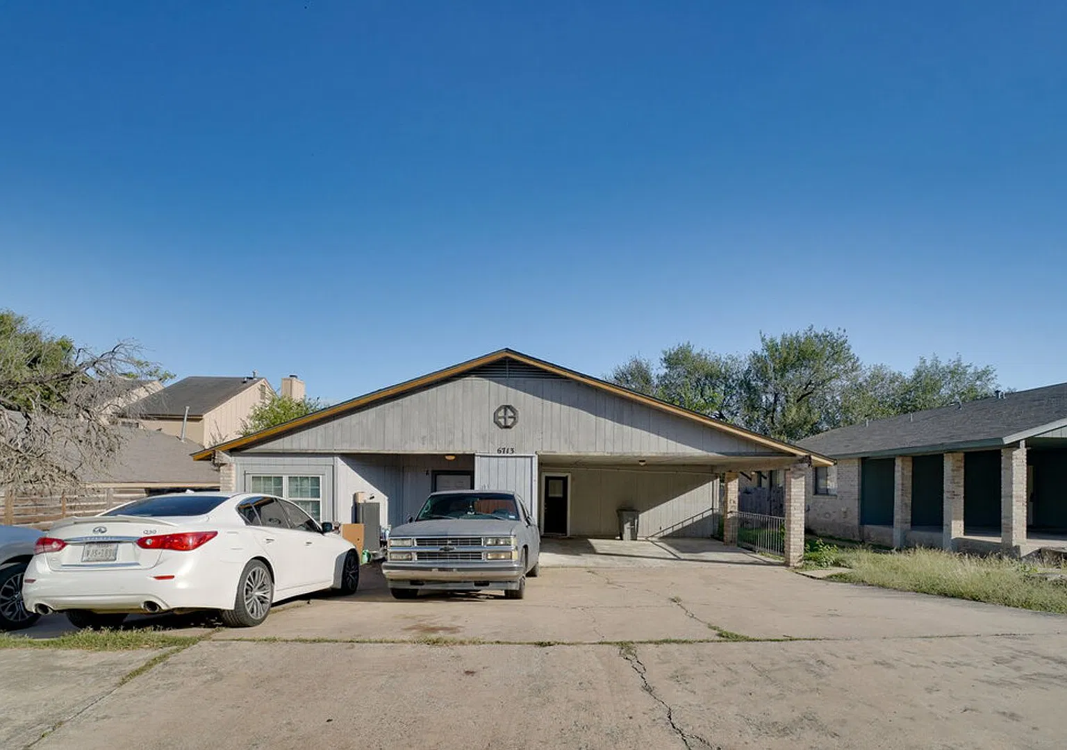 6713 Deatonhill Dr — Photo 1