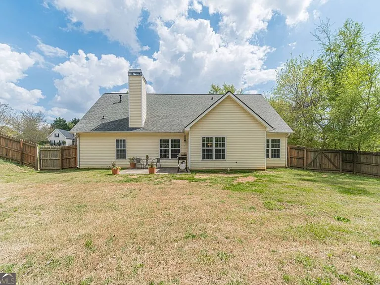 6130 Devonshire Dr — Photo 2