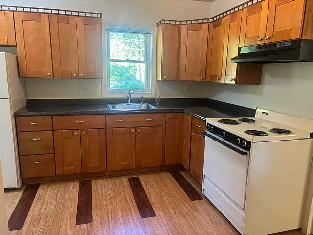 255 S Kinzer Rd — Photo 4