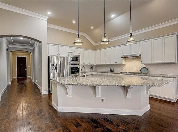 5th image of 2629 Walnut Creek Ln
