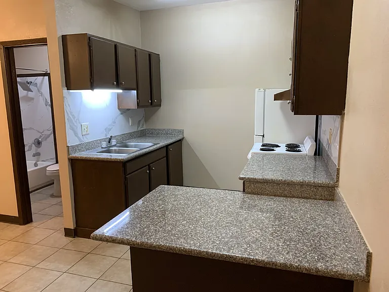 DS 226 Cherry Street - University Park Apartments — Photo 3