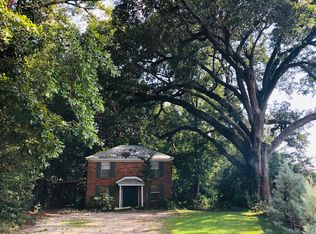 13609 Paso Rd, Ocean Springs, MS 39564