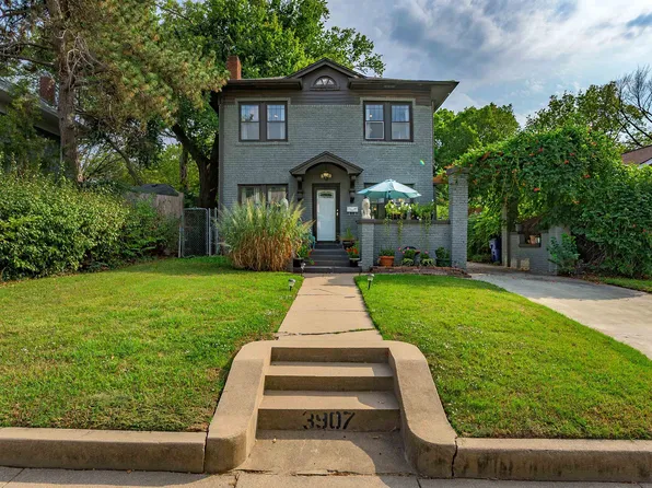 3907 E Douglas Ave, Wichita, KS 67218