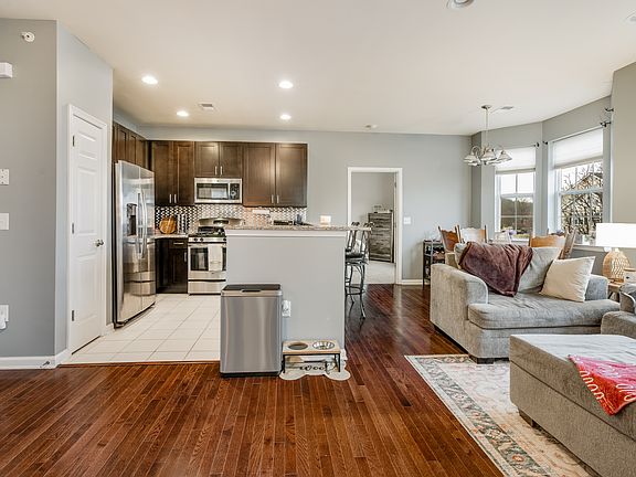 3rd image of 504 Commons Ln #504
