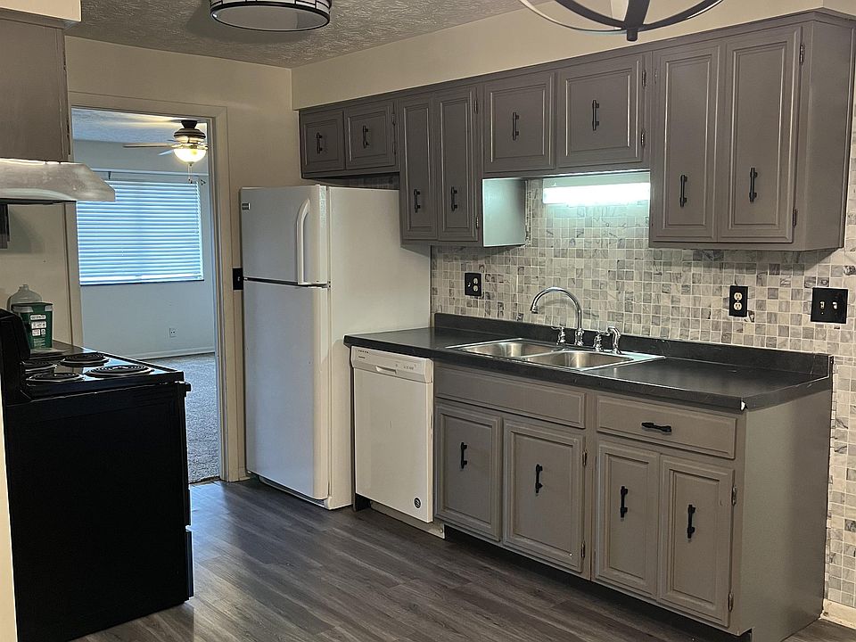 1st image of 2951-2953 Benchwood Dr #2951
