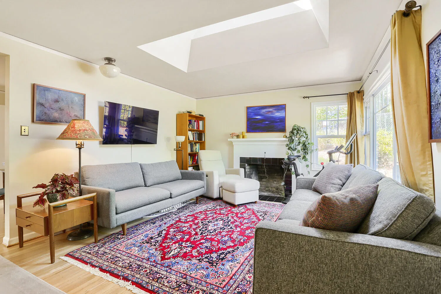 3041 SW Flower Ter — Photo 1