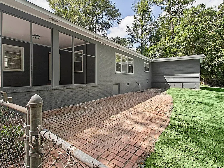 1054 N Pine Knoll Dr — Photo 18
