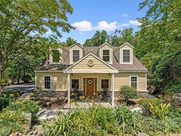 7712 Dolly Dr, Lorton, VA 22079