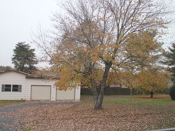 detached garage and driveway