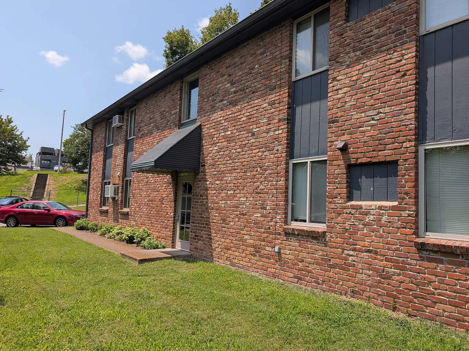 2 bed, 850 sqft, $1,500 — Photo 1
