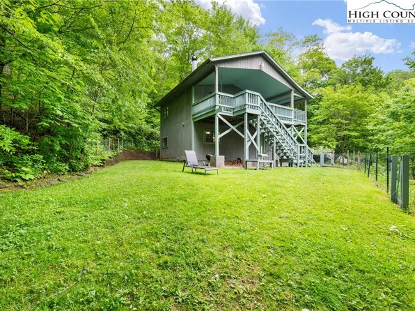 391 Apple Valley Road, Zionville, NC 28698