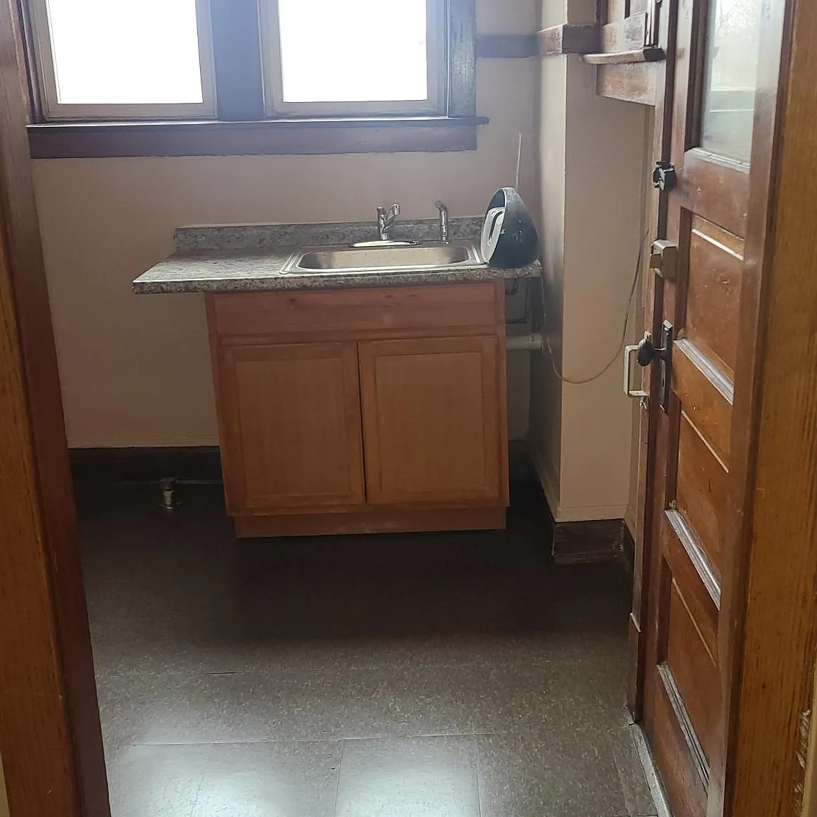 1 bed, 1200 sqft, $1,085 — Photo 1