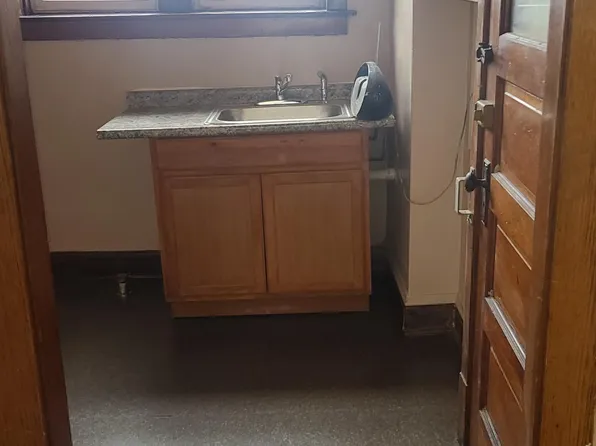 5304 W Hirsch St Floor 3, Chicago, IL 60651